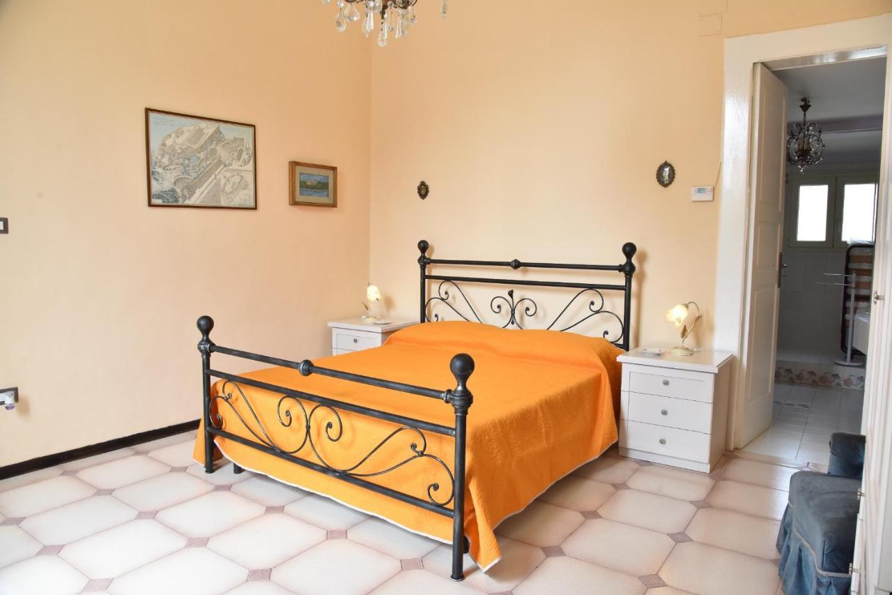 Rosaria Suite & Rooms Lecce Bagian luar foto